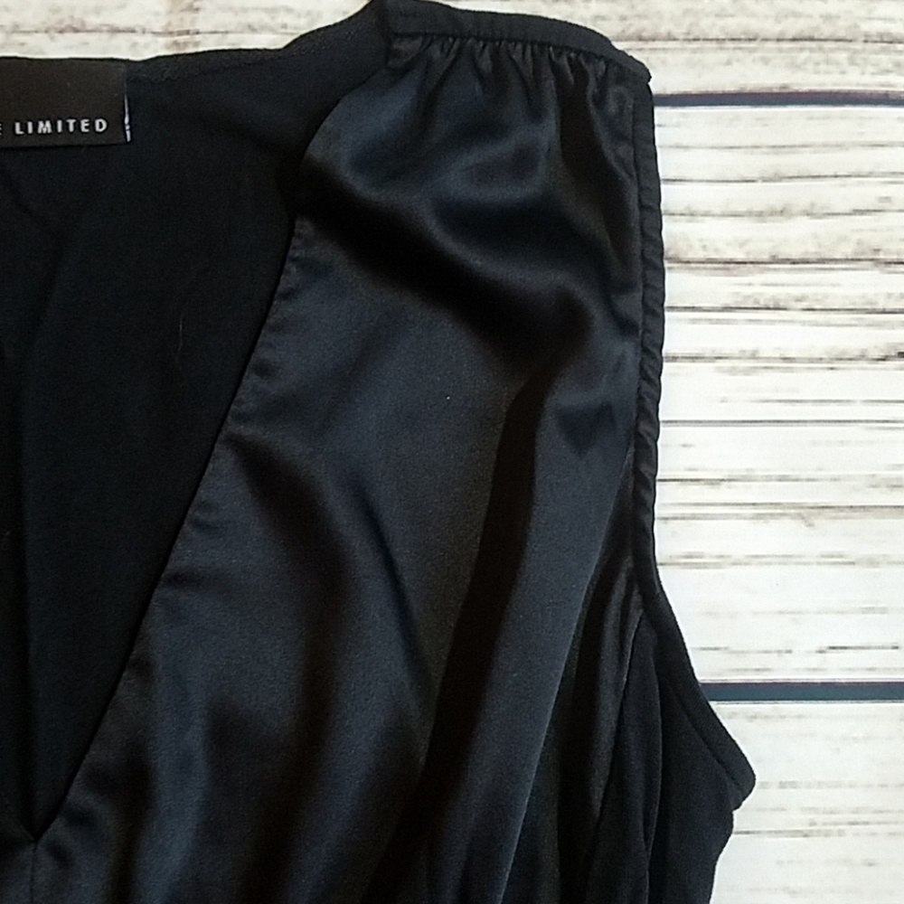 The Limited sleeveless blouse. - Picture 3 of 8